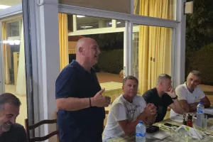 (ΦΩΤΟΣ Kerkida) Δείπνο...ΑΕΚ!