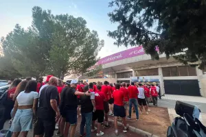 (ΦΩΤΟΣ/ΒΙΝΤΕΟ kerkida) ''Ερυθρόλευκη' εξόρμηση στο ΓΣΠ / Ουρά στην είσοδο  