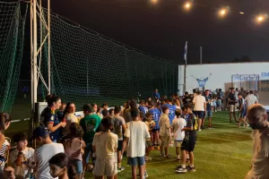 Μοίρασαν αυτόγραφα (Φώτος)