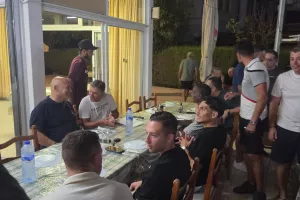 (ΦΩΤΟΣ Kerkida) Δείπνο...ΑΕΚ!