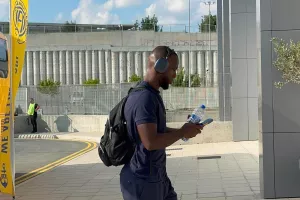 (Φώτος kerkida) Η άφιξη της ΑΕΛ