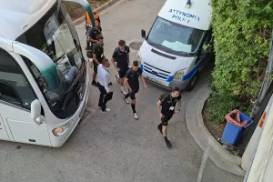 Φώτος kerkida από την άφιξη της Σεντ Τρούιντεν