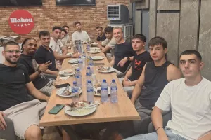 "Μια όμορφη και χαλαρή βραδιά" (Φώτος)