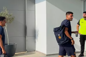 (Φώτος kerkida) Η άφιξη της ΑΕΛ