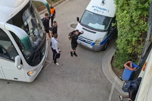 Φώτος kerkida από την άφιξη της Σεντ Τρούιντεν