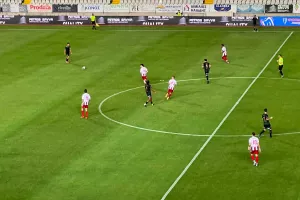 (LIVE/ημίχρονο) Ολυμπιακός 1-2 Νέα Σαλαμίνα