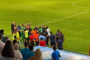 (ΦΩΤΟΣ kerkida) Προκλητικοί πανηγυρισμοί και… ένταση!
