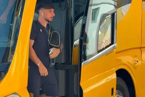 (Φώτος kerkida) Η άφιξη της ΑΕΛ