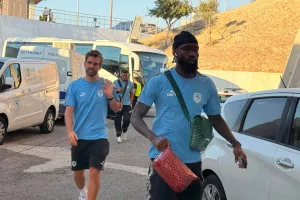 (ΦΩΤΟΣ kerkida) Η άφιξη της Πάφου 
