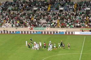 Δάκρυσε ο Κούσουλος, ο Φαμπιάνο του έδωσε το περιβραχιόνιο 