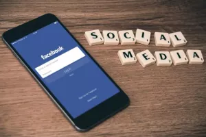 Το Facebook θέλει να απαντά στα σχόλια σαν να είσαι εσύ