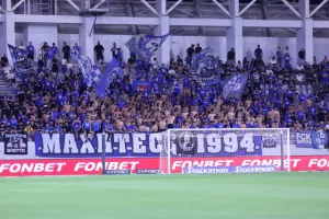 Πρεμιέρα με ταξίδι 