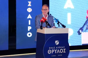 Χάρης/"Οι ΘΡΥΛΟΙ δεν τελειώνουν ποτέ"