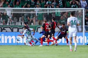 Στενή νίκη, αλλά πρόκριση και εξασφαλισμένη παρουσία σε League Phase (φώτος) 