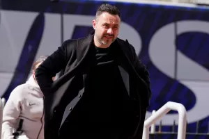 Σκληρά λόγια μετά την ήττα της Τότεναμ: «Στόχος; Να γίνουμε πρώτα ομάδα!»