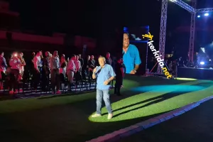 (Βίντεο Kerkida) Συγκίνηση στο "χώμα που περπάτησα" 