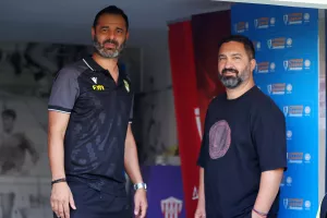 Με χαμόγελο... Γιάννος και Θεόδωρος 