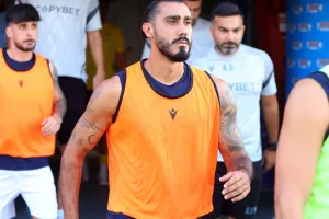 Έριξε τεσσάρα στην ΕΝΥ με... ζεστό Τσατάκοβιτς!