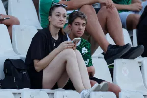 ΦΩΤΟΣ από τις κερκίδες στο ΓΣΠ
