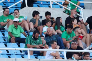 ΦΩΤΟΣ από τις κερκίδες στο ΓΣΠ