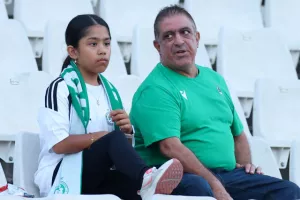 ΦΩΤΟΣ από τις κερκίδες στο ΓΣΠ