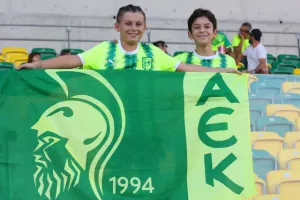 ΦΩΤΟΣ/Ο κόσμος ΑΕΚ και ΑΠΟΕΛ