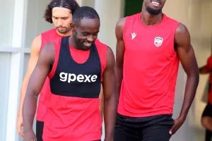 (LIVE) ΑΕΚ 1-0 Καρμιώτισσα