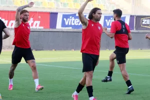 (LIVE) ΑΕΚ 1-0 Καρμιώτισσα