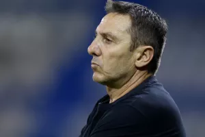 Ανόρθωση-ΑΠΟΕΛ: Φιλικό...ΔΙΠΛΟ με ένταση και νεύρα