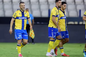 Ανόρθωση-ΑΠΟΕΛ: Φιλικό...ΔΙΠΛΟ με ένταση και νεύρα