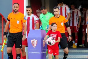 Η Νέα Σαλαμίνα έριξε...φιλική τριάρα στον Απόλλωνα (Φώτος Kerkida)