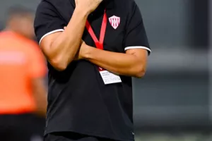 Η Νέα Σαλαμίνα έριξε...φιλική τριάρα στον Απόλλωνα (Φώτος Kerkida)