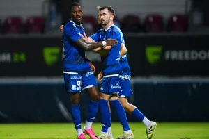 Η Νέα Σαλαμίνα έριξε...φιλική τριάρα στον Απόλλωνα (Φώτος Kerkida)