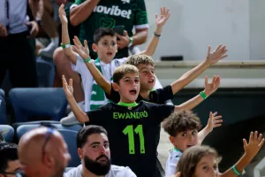 Στενή νίκη, αλλά πρόκριση και εξασφαλισμένη παρουσία σε League Phase (φώτος) 