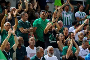 Στενή νίκη, αλλά πρόκριση και εξασφαλισμένη παρουσία σε League Phase (φώτος) 