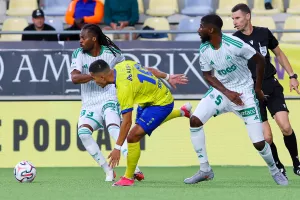 (LIVE) Σεντ Τρούιντεν 0-0 Ομόνοια