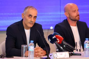 ΟΛΑ από την παρουσίαση των Ελ Μαέστρο, Αλεξάνδρου και Νικολάου