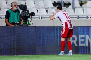 Ολυμπιακός-Νέα Σαλαμίνα: Έξι γκολ και... (Χ)ορταστική ισοπαλία (φώτος)