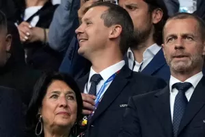 Παρελθόν από την FIFA ο Λαμούρ