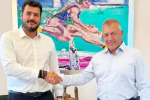Συνάντηση του Νίκου Παντερμαλή με τον Γιάννη Βρούτση