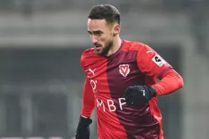 Ανακοίνωσε Javi Navarro