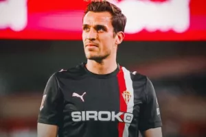 Ανακοίνωσε Brian Olivan