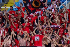 Έζησαν την πρεμιέρα σε... τρεις πράξεις!