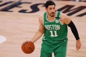 (Βίντεο) Ο Ενές Καντέρ δηλώνει έτοιμος για το Draft του WNBA