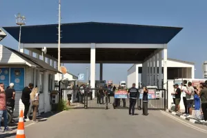 Κερύνεια: Νέο βίντεο μέσα από το καταμαράν - Οι επιβάτες ζητούν από τον καπετάνιο να επιστρέψει