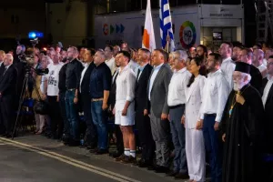 Εσύ με το κοντοτσιάτταλο... πώς πήγε το μάθημα;