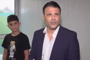 (Βίντεο) Μαραγκός προς τους παίκτες: "Θα πληρώνεστε στην ώρα σας, ζητώ μόνο ένα πράγμα"