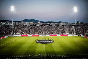 Οπαδοί του ΠΑΟΚ στην Τούμπα για τη μεταγραφή Κωνσταντέλια