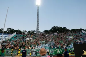 Βροντερό παρών από φίλους του Παναθηναϊκού στις εξέδρες