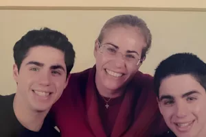 "Έφυγε" η Πόπη Χριστοφόρου – Η μάνα που έγινε η φωνή των διδύμων του Μαρί